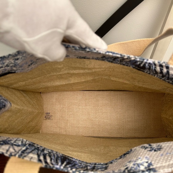 Dior Beauty VIP Around Tote - Picture 7 of 10